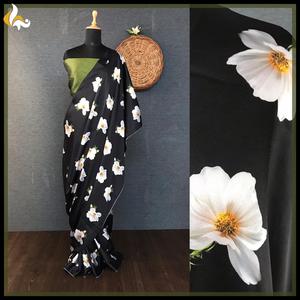 ชุดปาร์ตี้ผ้าไหมส่าหรีออกแบบใหม่ล่าสุดของผู้หญิงชุดส่าหรีกับเสื้อญี่ปุ่นผ้าซาตินผ้าเนื้อนุ่มพิมพ์ลายดิจิตอลชุดส่าหรี - Product Image 2