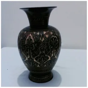 Латунная ваза для цветов с гравировкой
