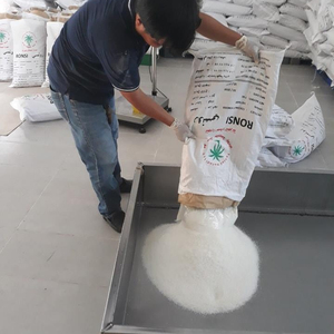 มะพร้าวอบแห้งคุณภาพเยี่ยมจากเวียดนาม ไขมันสูง ราคาแข่งขัน เหมาะสำหรับขนมขบเคี้ยว เบเกอรี่ และการผลิตอาหารอุตสาหกรรม - Product Image 1