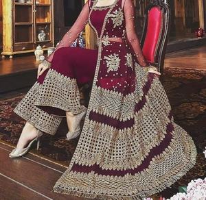 Robe de mariage et de fête de créateur élégant avec broderie lourde sur une veste évasée avec Plazo 2025 tenue ethnique élégante parfaite - Product Image 1