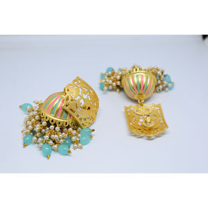 Meenakari-partywear hecho a mano, tradicional, dorado, mate, acabado, latón, largo, jhumka, pendientes de Aro para niñas y mujeres - Product Image 3