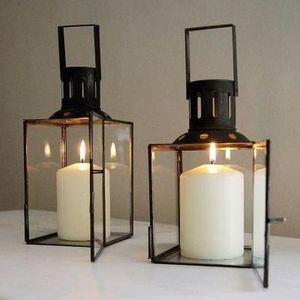 Lanternes en acier inoxydable brillantes polies à la main Décoration unique de haute qualité Lanternes de luxe en métal et en verre à vendre - Product Image 4