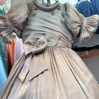 Robe de soirée élégante pour femme, style vintage, ornée de perles et d'un nœud, idéale pour les mariages, les fêtes et la plage, coupe trapèze en satin, vente en gros, naturelle, du Bangladesh