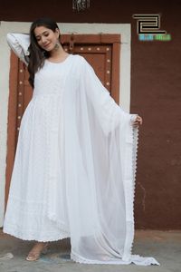 Hot Selling Readymade Indian Wear Anarkali Sequenz Chikankari Stickerei Kurti mit Dupatta Set für Mädchen Damen schwarze Farbe