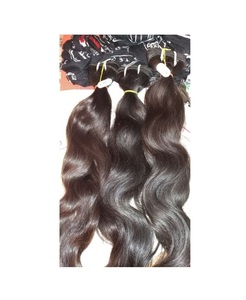 Trame de cheveux vierges Remy de temple indien brut Extensions de cheveux alignés avec des cuticules non transformées Style de vague naturelle Double trame-Brésilienne - Product Image 1