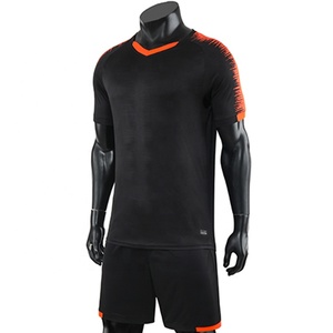 Camisetas de Fútbol Unisex de Alta Calidad con Logotipo Personalizado, Transpirables, de Secado Rápido, Estilo Retro, Ropa Deportiva de Entrenamiento, 100% Poliéster - Product Image 1