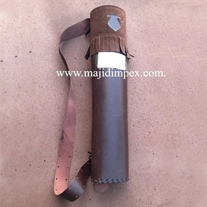 Carcaj de cuero para arco recurvo con bolsillo y correa, color canela - Product Image 3