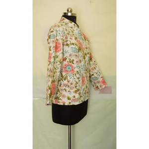 Bloque de mano de algodón indio y chaquetas de algodón con estampado floral Parche DE TRABAJO Chaquetas de invierno de algodón puro para mujer Chaquetas acolchadas - Product Image 2