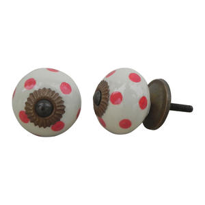Venta al por mayor de pomos de cajón color crema, tiradores de armario de tocador de cerámica, tiradores de puerta de armario de cocina con lunares rojos a granel - Product Image 3