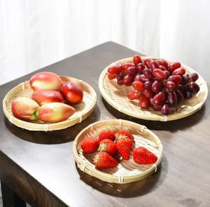 Lot de 2 plateaux de service en rotin brun Design rond Parfait pour le thé, le café et le dessert dans la cuisine de la maison - Product Image 2