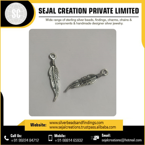 Vente en gros de breloques en argent sterling 925 de haute qualité nouveau design de style vintage lettre motifs de fleurs pour cadeau-sejal création en gros - Product Image 4