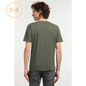 Camiseta básica en blanco lisa de 100% algodón para hombre, Impresión de logotipo personalizado, diseño transpirable promocional de talla grande - Product Image 3