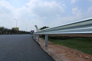 ทางหลวงGuardrailทางด่วนGuardrailชนอุปสรรคยามรถไฟสำหรับทางหลวงถนนก่อสร้างที่มีคุณภาพสูง - Product Image 6