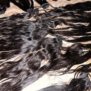EXTENSION DE CHEVEUX HUMAINS bruts AVEC FERMETURES EN DENTELLE NATURELLE 5X5 DE LONGUEUR 10 À 32 POUCES - Product Image 2