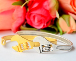 Bracelet à manchette en acier inoxydable de haute qualité, clé en or, tuyau, plomberie, cadeau vis d'ingénierie, bijoux réparateur, bracelets mécaniques - Product Image 1