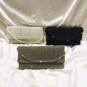 Sac de soirée ethnique exclusif de créateur indien fait à la main pochette de mariée pour les fêtes dames - Product Image 1