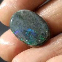 Cabochon de forme ovale unie en pierres précieuses en vrac en opale noire australienne faisant des bijoux la plus rare qualité naturelle de bonne qualité