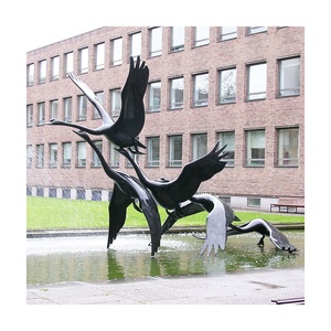 Statua di Cigno in Bronzo a Grandezza Naturale su Misura, Processo a Cera Persa, Aongking Akx-28, Fusione di Metallo, Cigni Neri in Volo per Giardino - Product Image 1