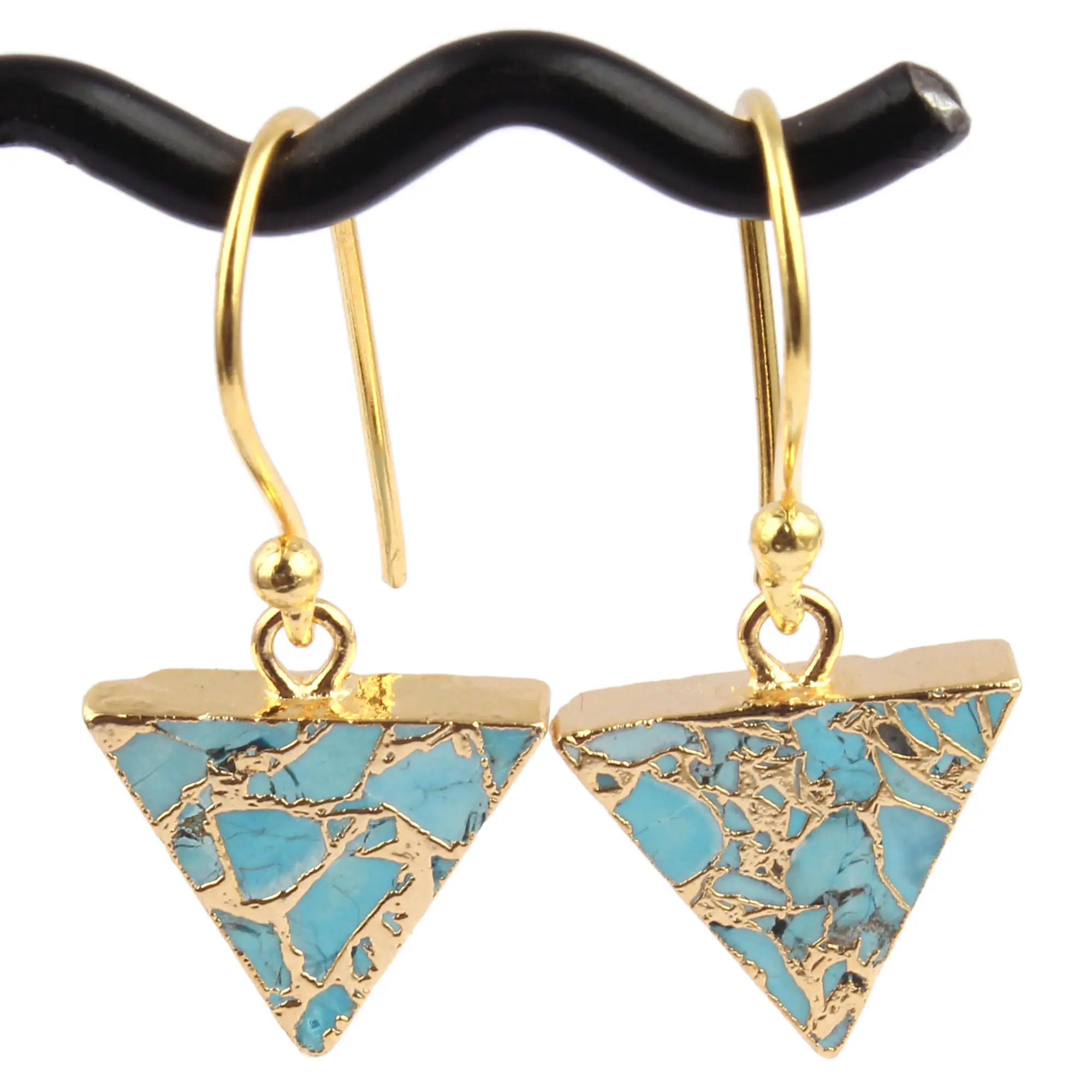 Großhandel Modeschmuck blau Kupfer Türkis Ohrring Gold Galvani sieren kantigen Tropfen Haken Ohrring Dreieck Form hand gefertigten Tropfen
