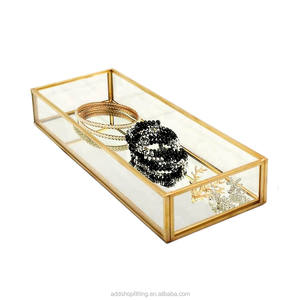 Bandeja dorada para exhibición de joyas - Product Image 1