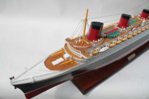 Modèle de bateau en bois d'acacia USS NORMANDIE fait à la main, 80x12x29 cm, en provenance du Vietnam, cadeau d'affaires pour toute occasion - Product Image 3