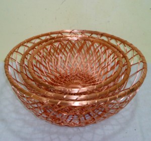 Venta al por mayor de alambre de metal rosa oro hierro frutas hogar cesta de alambre de alta calidad cesta decorativa - Product Image 3