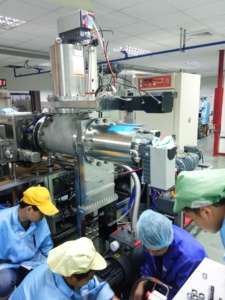 <span class=keywords><strong>Four</strong></span> tunnel de sputtering magnétronique pour semi-conducteurs, machine de placage véritable - Product Image 4