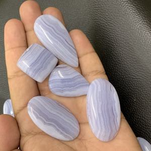 Rida Creations Agate Naturelle Bleue et Blanche en Forme d'Ovale - Certifiée par un tiers du Rajasthan - Prix de Gros - Taille Personnalisable - Product Image 1