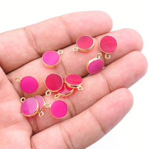 Base Redonda Color Rosa Fucsia con Bisel Plateado de 12 a 14 mm con Colgante Chapado en Oro para la Fabricación de Joyas - Product Image 2