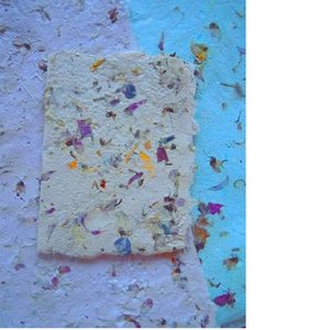 Hecho a mano 150 Gsm Marigold Flower Petal Specialty Paper para escribir diarios - Product Image 1