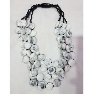 Collier mixte de perles en résine, grosses perles, couleurs grises et vertes, mer, Design fantaisie, nouvelle collection - Product Image 1