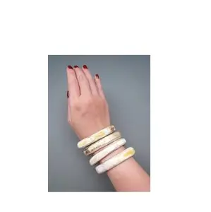 Hot selling premium quality horn bangle bracelet and customized size natural white cow horn bangle for Hot sale