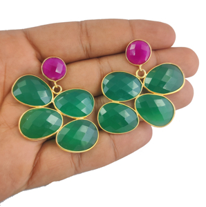 Boucles d'oreilles en onyx vert et chalcédoine rose vif, plaquées or 18 carats, argent 925 et laiton, avec breloque diamant, cadeau pour elle - Product Image 1