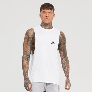 Camiseta sin mangas con estilo para hombre, material de poliéster duradero para un rendimiento atlético óptimo - Product Image 1