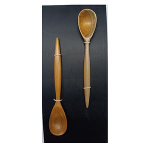 Accesorios de cocina de diseñador Cuchara de madera natural Cuchara de sopa de madera para mezclar y servir sopa Cuchara Juego de cubiertos de madera - Product Image 2