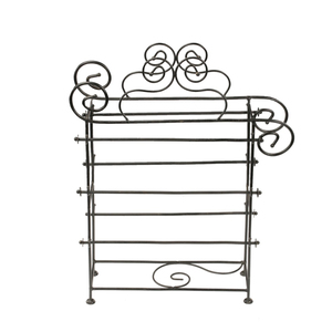 Soporte de brazalete elegante contenedor de joyería con diseño de desplazamiento de hierro forjado negro mate - Product Image 3