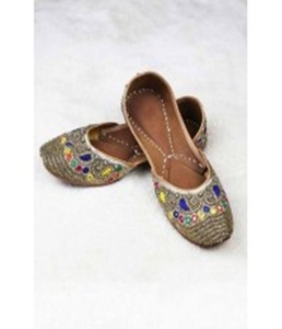 2021 señoras elegante Khusa calidad personalizada al por mayor peso ligero cuero malla forro acolchado TPR paja plantilla moda tendencia - Product Image 1