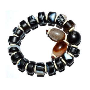 Meilleur vendeur de bracelets en agate Sulaimani en forme de pneu : Bracelets en agate Sulaimani en forme de pneu à vendre - Product Image 1