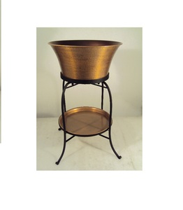 Bañera de fiesta de bebidas de cobre con soporte para uso en bar de hotel - Product Image 1