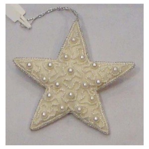 Adorno Navideño Colgante en Forma de Estrella con Bordado y Cuentas - Product Image 1