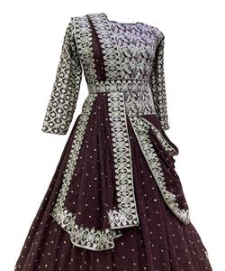 Collection de festivals indiens de créateurs au look riche Filet de broderie Travail de la pierre de soie avec lehenga choli avec dupatta Vêtement au meilleur prix pour femmes - Product Image 1