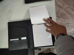 ผลิตภัณฑ์แฟ้มอเนกประสงค์,แฟ้มโฟลเดอร์หนังแท้พร้อมห่วงปากกาที่ใส่เอกสารกระเป๋าใส่ผลงาน - Product Image 4