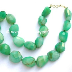 Collar de piedra caída facetada de ónix verde - Product Image 1