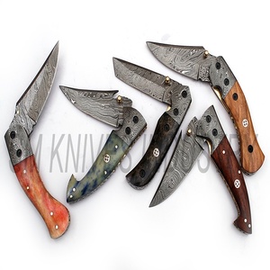 Lot de 5 couteaux pliants personnalisés faits à la main en acier Damas de qualité industrielle, manche en bois, OEM (smk1178), garantie de 3 ans - Product Image 2