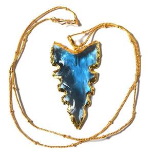 สร้อยคอหัวลูกศรแก้วสีฟ้าขอบธรรมชาติ - Product Image 1