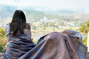 Banarasi-Saree de seda con tejido dorado Zari, trabajo suave al horno - Product Image 5