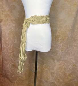 S.N.HANDICRAFTS Cinturón de Macramé Hecho a Mano, Estilo Fiesta, Tejido en Algodón con Detalle de Borlas, Longitud Ajustable, Talla M-L, Delhi - Product Image 1