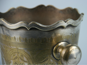 Seau refroidisseur de vin en laiton argenté personnalisable avec design de repousse intérieur extérieur pour seau à champagne pour les fêtes et les boissons - Product Image 5