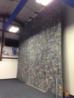 Panneaux modulaires en fibre de verre certifiés ISO et conformes aux normes IFSC, durables, pour mur d'escalade intérieur/extérieur, pour parc de trampolines, éducatifs
