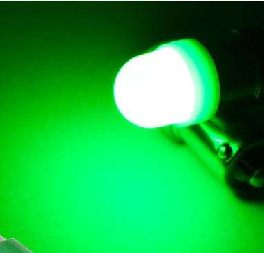 สีเขียว